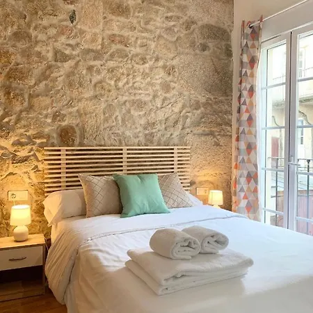 Precioso En El Casco Vello De *